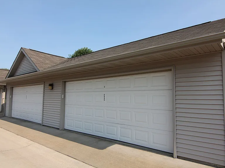 4385 Berkeley Ln — Photo 9