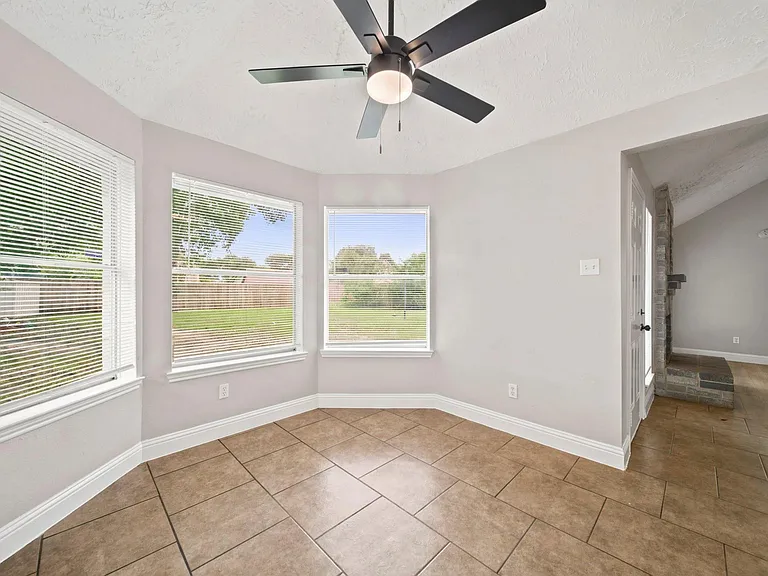 22039 Rivermead Dr — Photo 11
