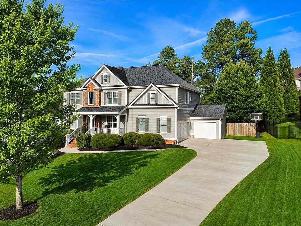 1st image of 304 Grant Ct