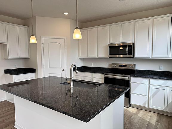 4th image of 302 Fortune Dr Lot 143