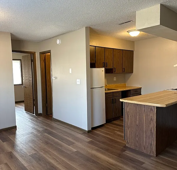 980 Eisenhower Rd #15 — Photo 4