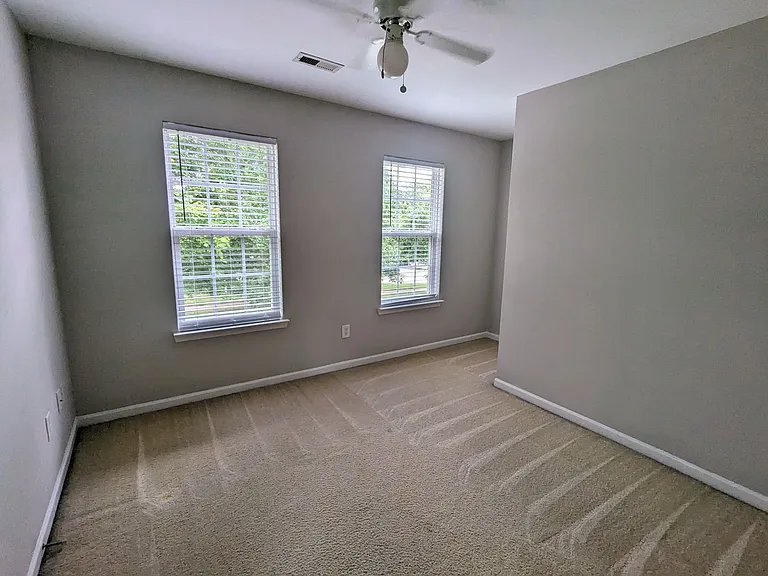 11204 Heritage Green Dr — Photo 14