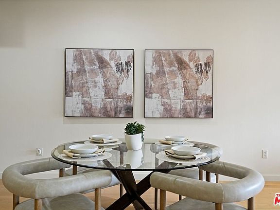 4th image of 5016 Bakman Ave #202