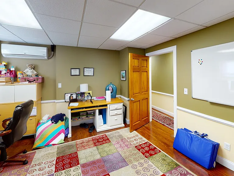 34 Rolfe Sq — Photo 2