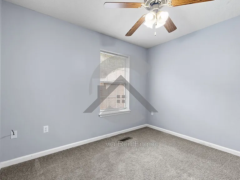 2022 Erbach St #4 — Photo 11