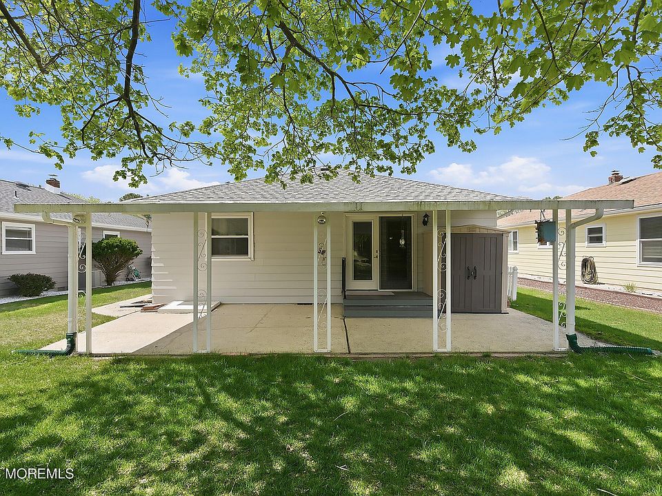 1st image of 428 Saint Thomas Drive