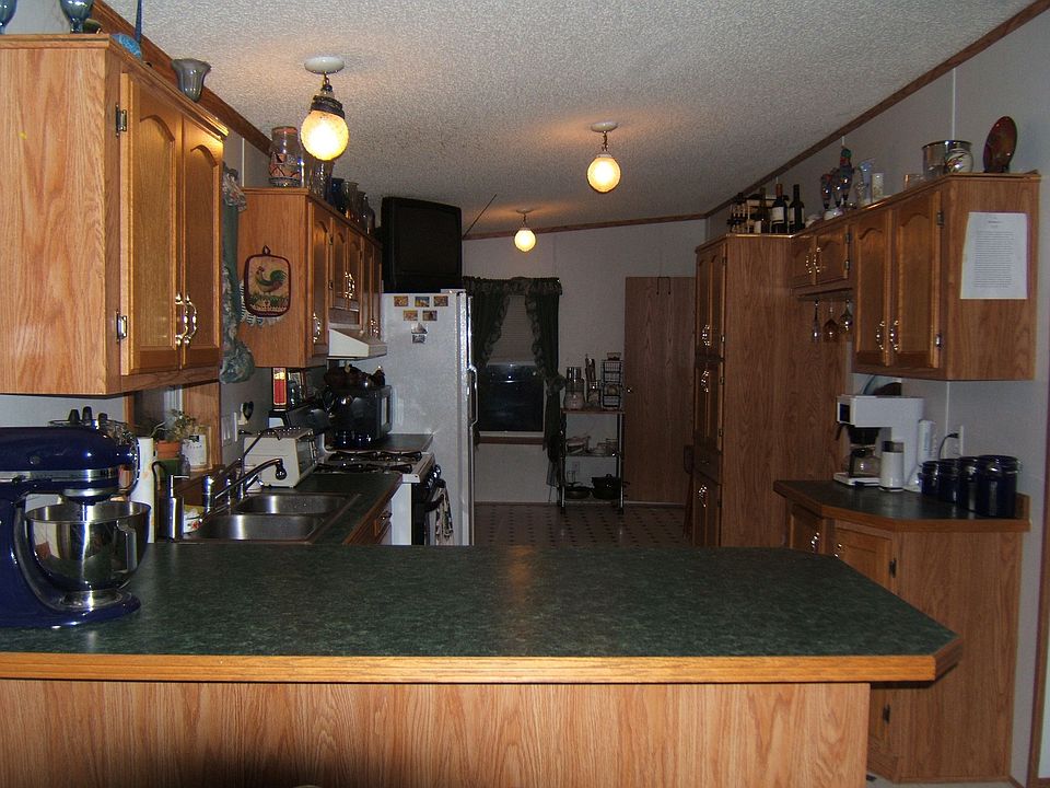 Kitchen-20'9" X 9'2"