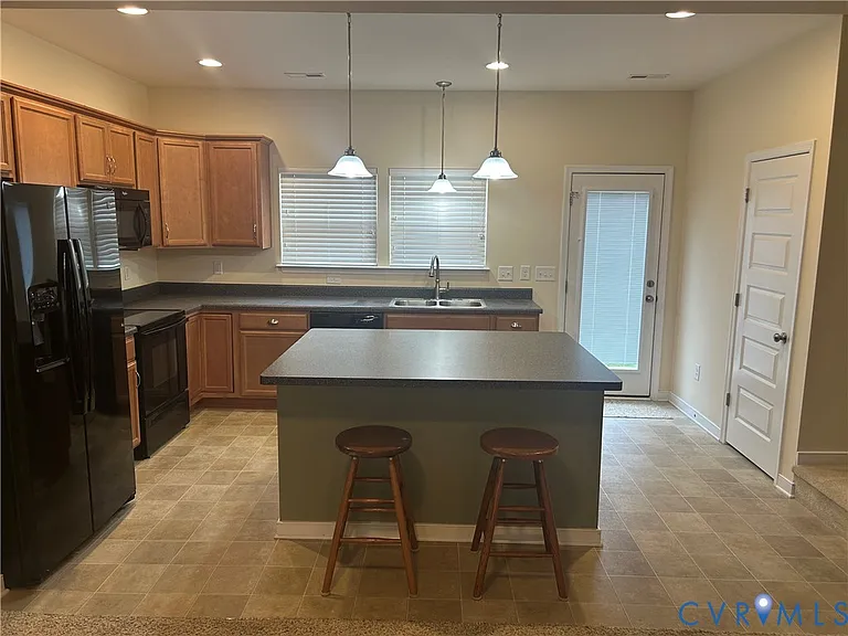 8213 Center Path Ln — Photo 6