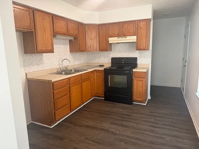 3 bed, 1056 sqft, $1,400 — Photo 4