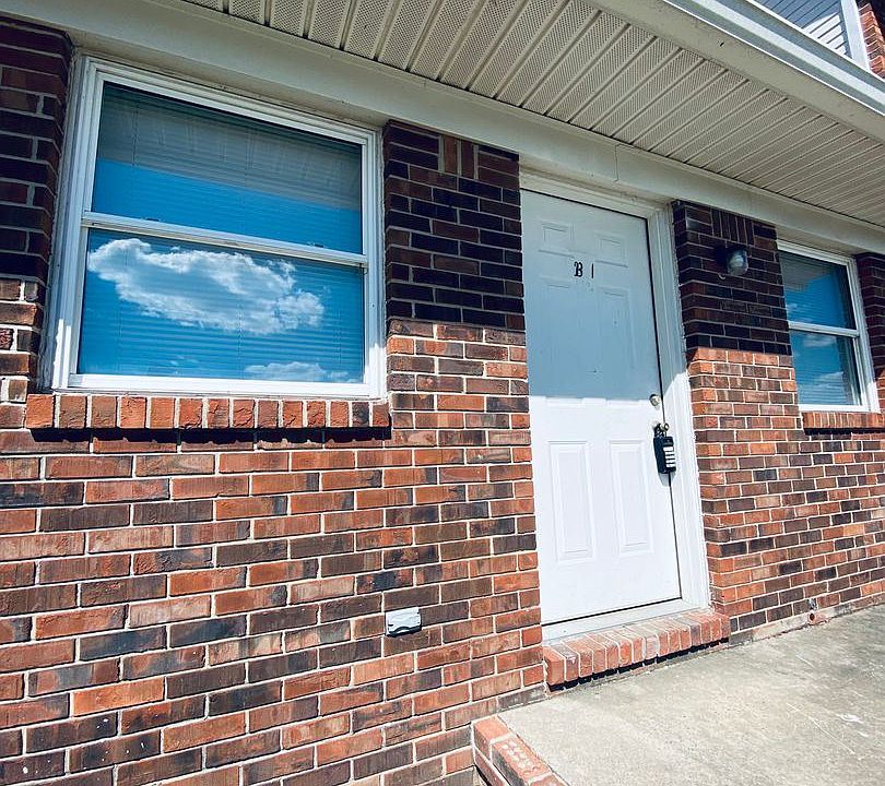 1st image of 410 Manor Dr #B1