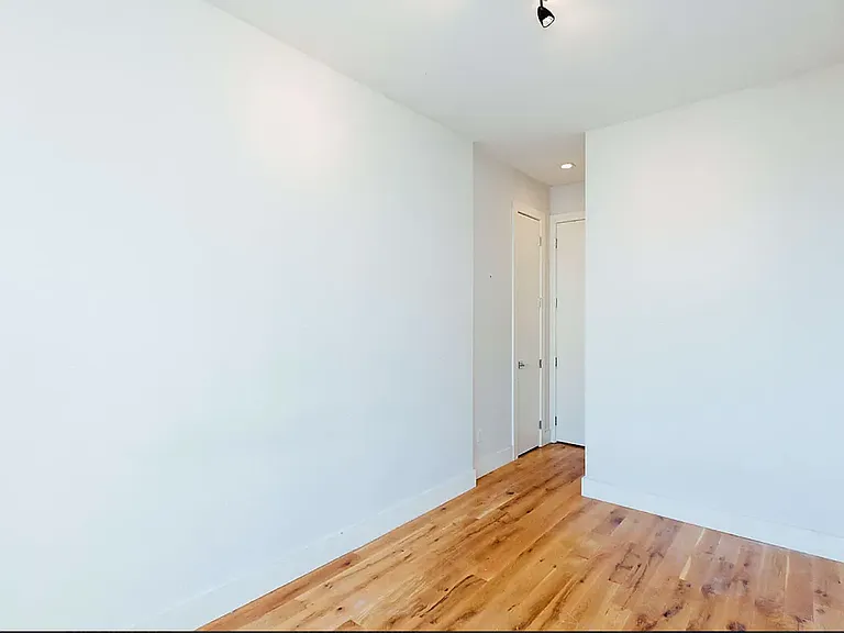 184 Suydam St #2R — Photo 11