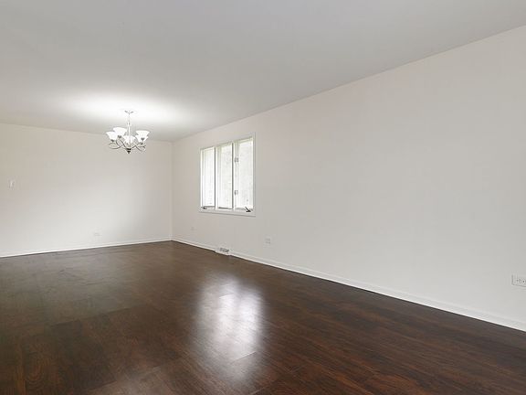 5th image of 15109 Saint Andrews Ct