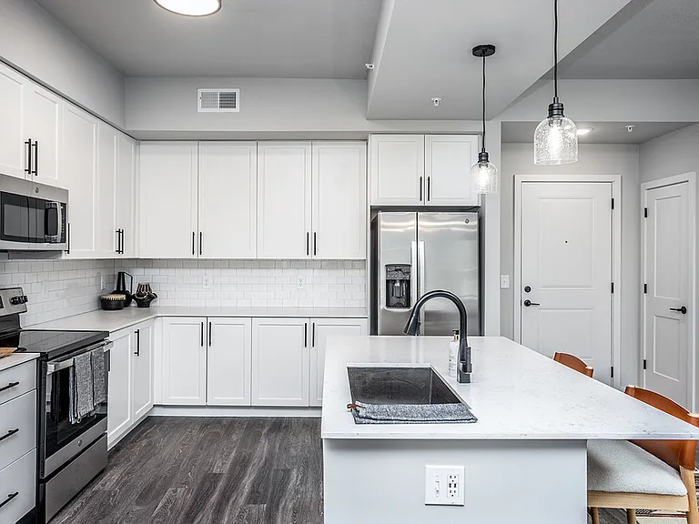Legacy Heritage Apartments — Photo 8