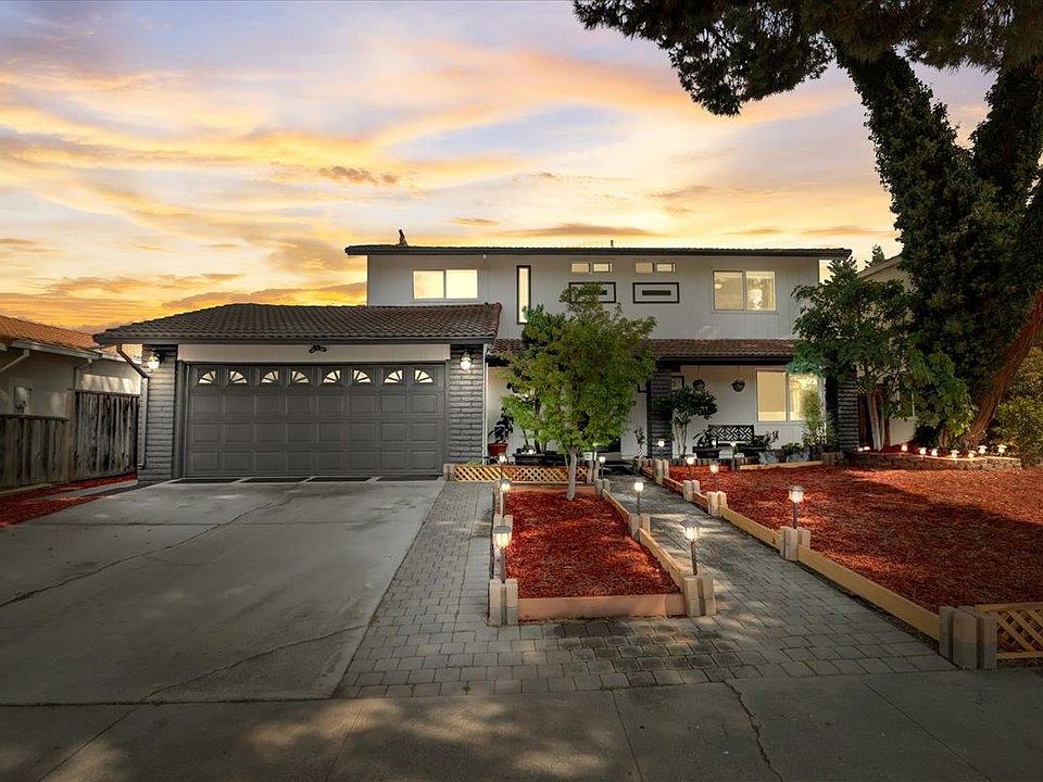 1st image of 594 Calpella Dr