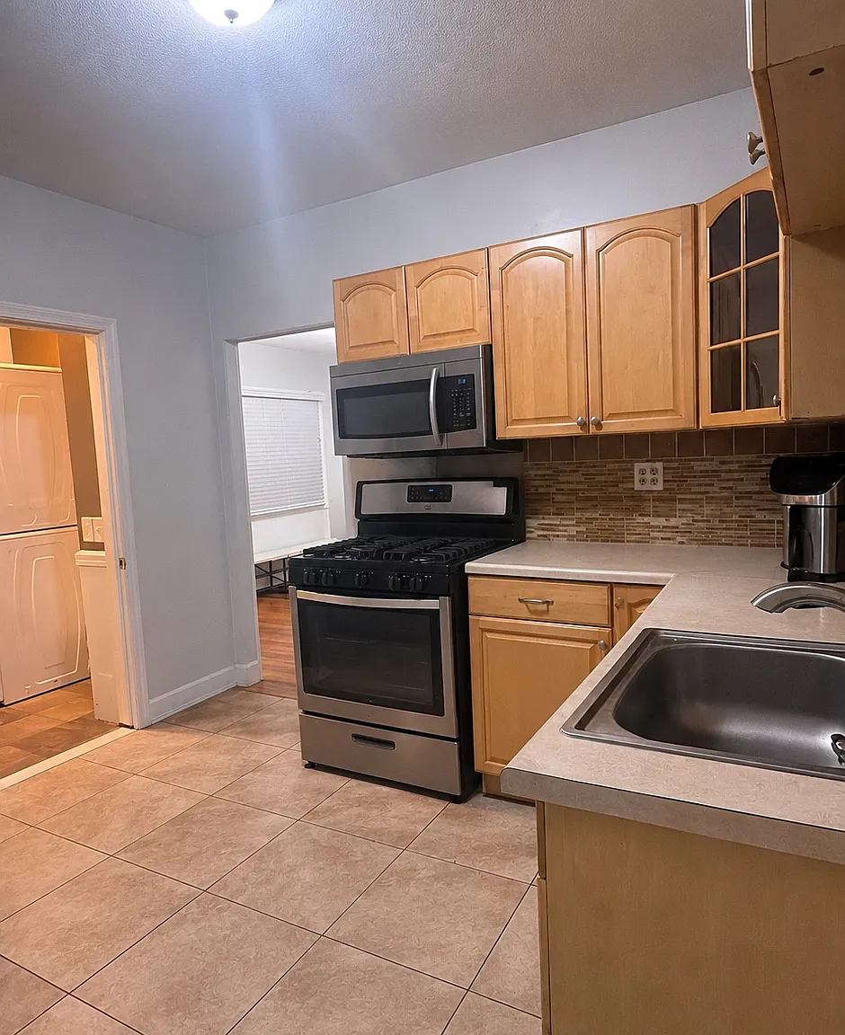 2 bed, $2,200 — Photo 1