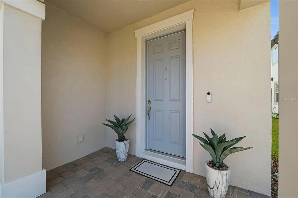 3 bed, 3.5 bath, 2143 sqft, $3,400 — Photo 3