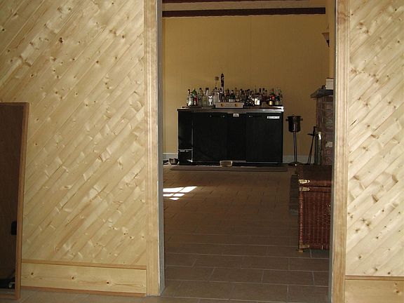 Lower level w 9' ceilings