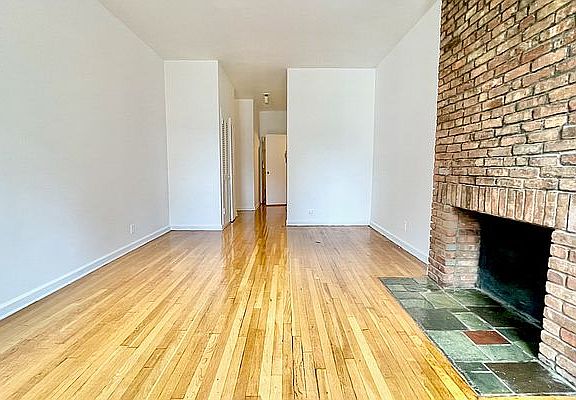 3rd image of 1702 2nd Ave #4R