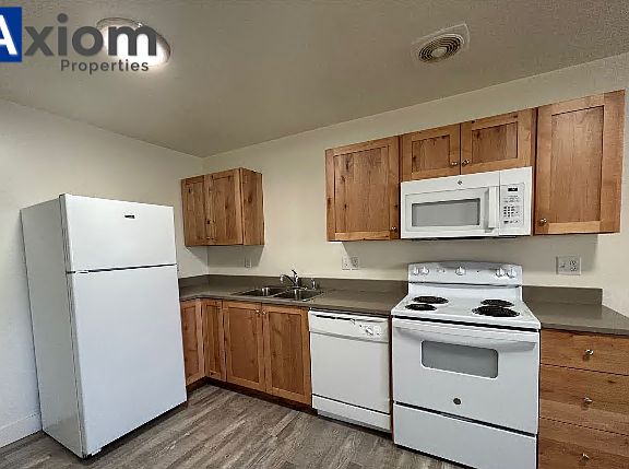 2nd image of 1942 Brock Dr APT 3