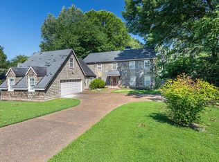 1361 Poplar Ridge Dr, Memphis, TN 38120