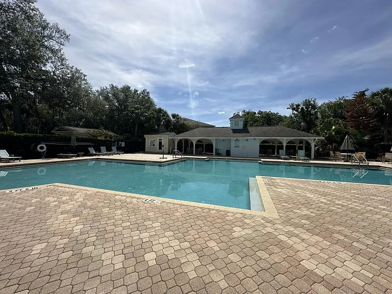 15752 Fishhawk Falls Dr — Photo 23