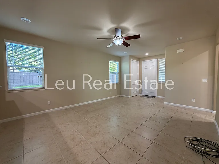 7425 Foxburgh Ct — Photo 7