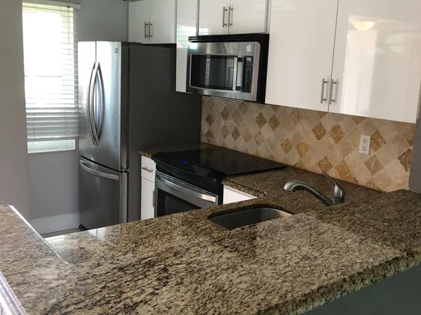 2104 S Cypress Bend Dr APT 107, Pompano Beach, FL 33069