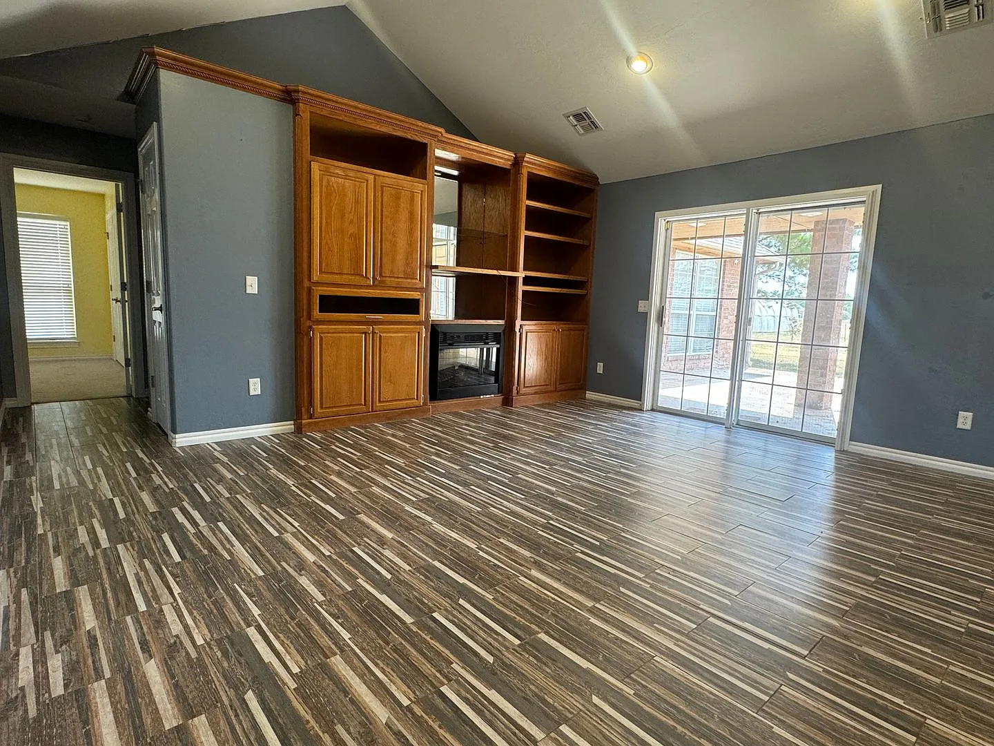 169 Copperfield - Available Now! — Photo 3