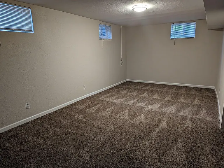 8560 Cedar Ln — Photo 12