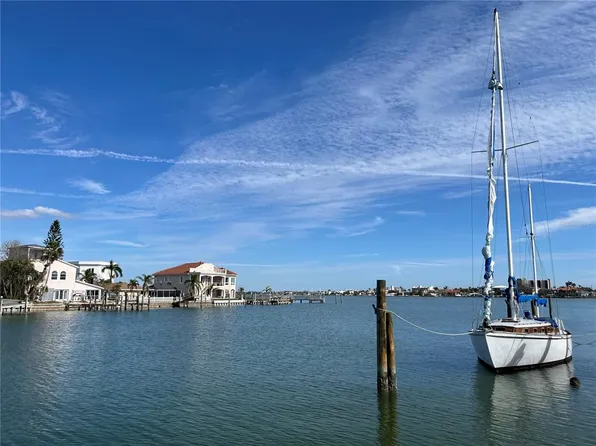 11125 4th St E, Treasure Island, FL 33706