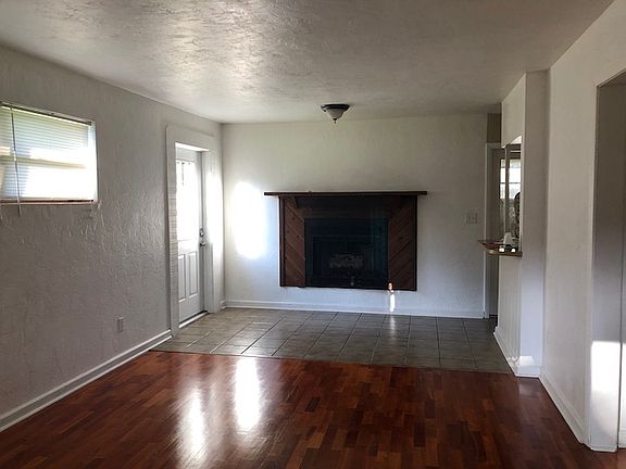 gas fireplace/heating