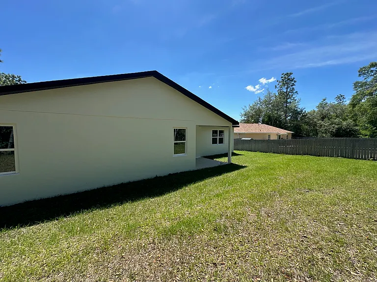 1557 W Elder Ln — Photo 31