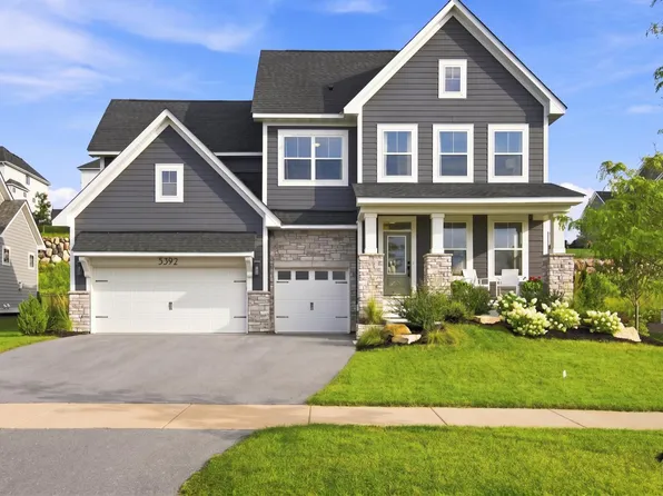 5392 Rolling Hills Pkwy, Chaska, MN 55318