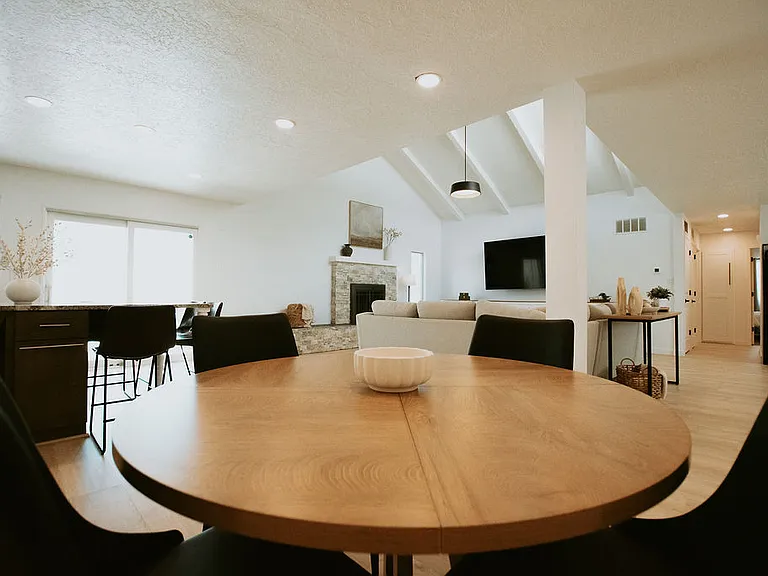9514 Avenida Del Oso NE — Photo 9