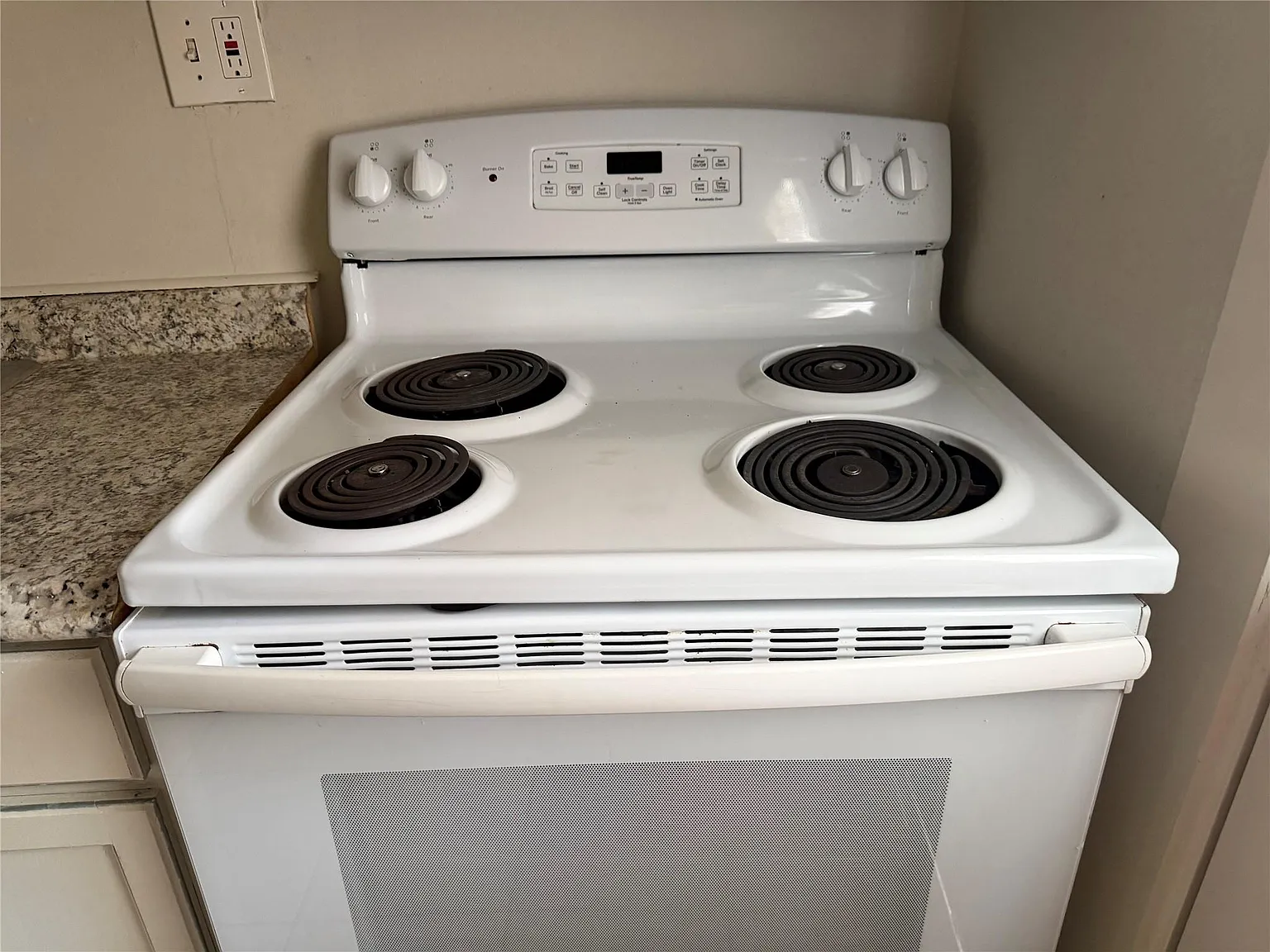 1 bed, 1.0 bath, $1,100 — Photo 4