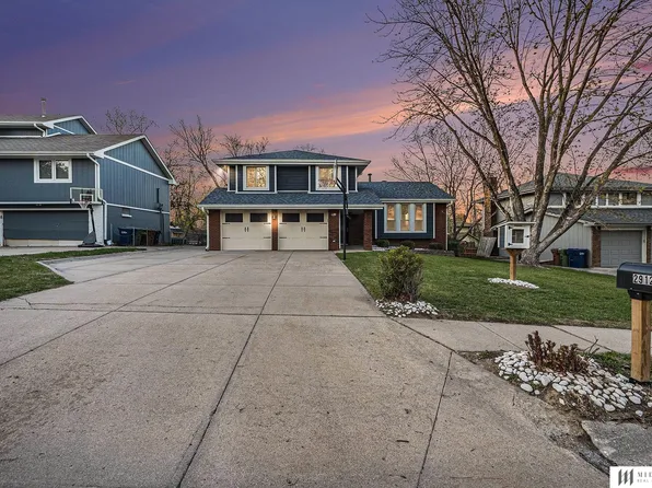 2912 Lynnwood Dr, Bellevue, NE 68123