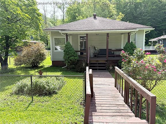 5th image of 75 Janie Ave