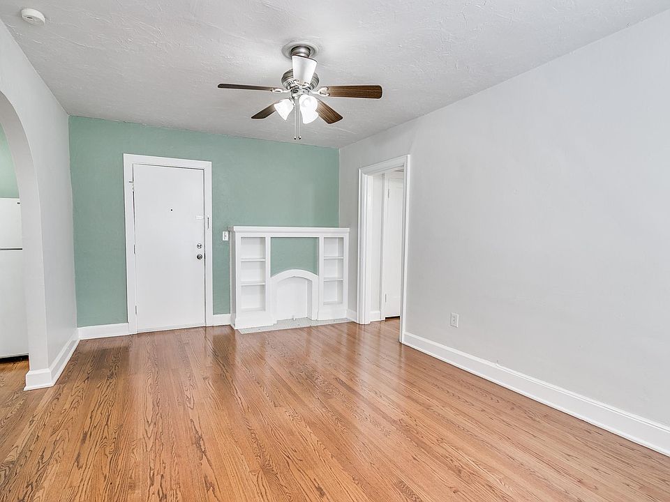 Accent wall can be painted out or painted color of your choice.