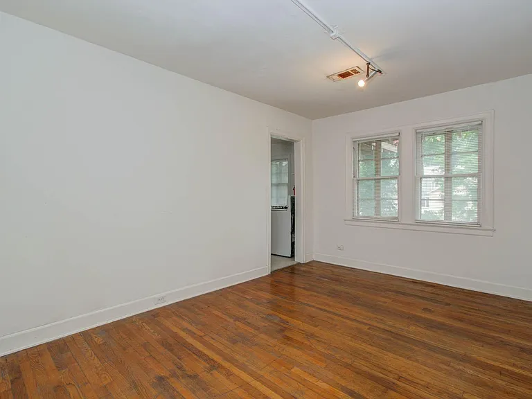 1428 Wentworth St #2 — Photo 5