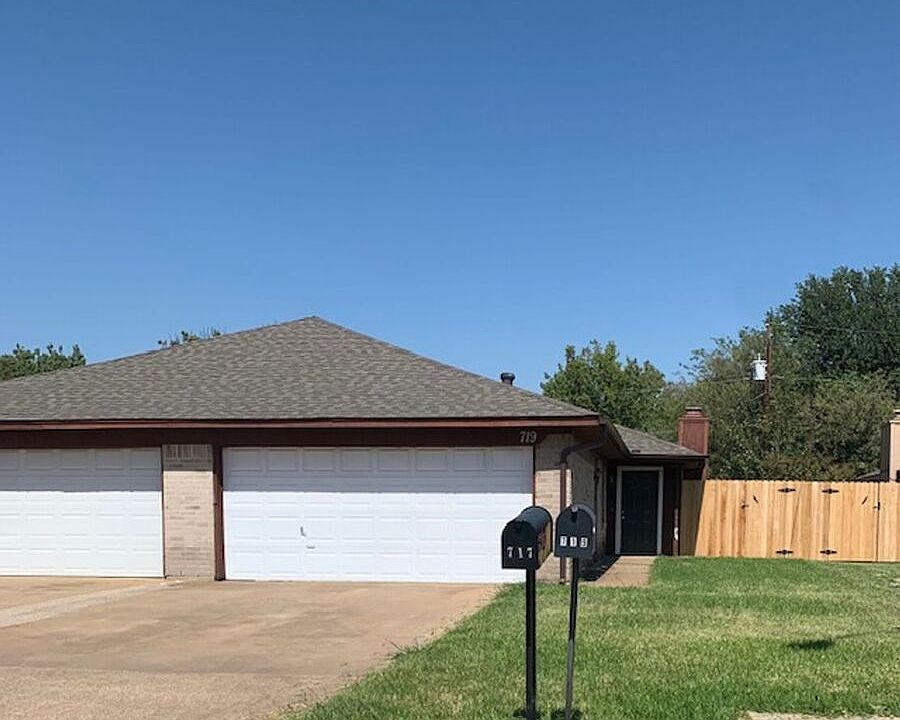 1st image of 719 Bluebonnet Dr #719