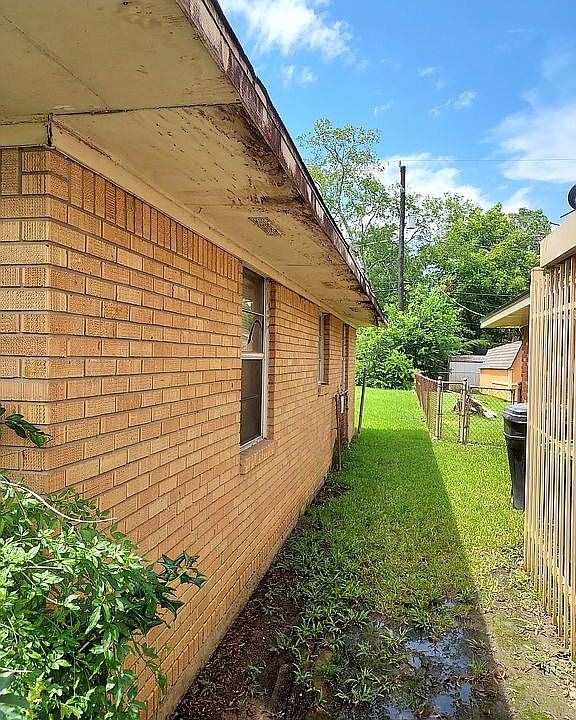 1st image of 9021 Homewood Ln
