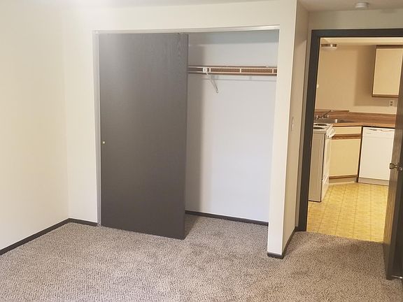 4th image of 1813 Treetop Dr APT 2B