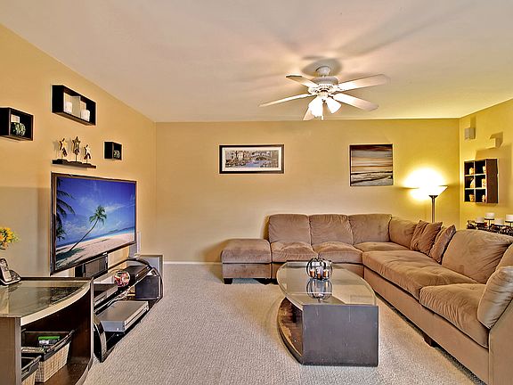 3rd image of 112 Westminster Pl #112
