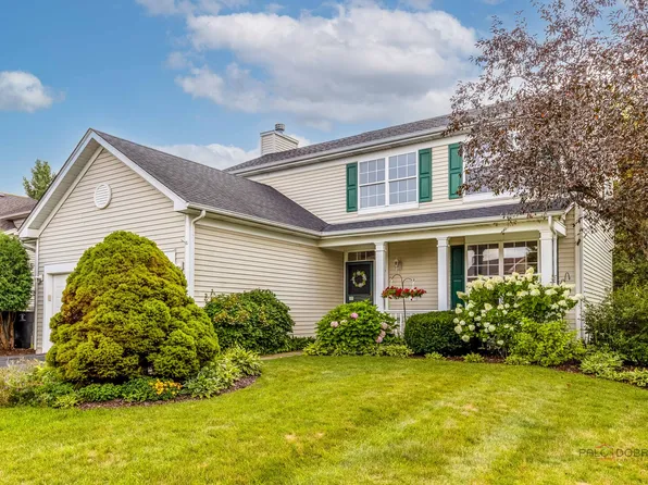 220 Meadowlark Cir, Lindenhurst, IL 60046