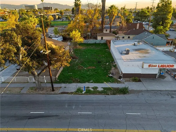 687 W 9th St, San Bernardino, CA 92410