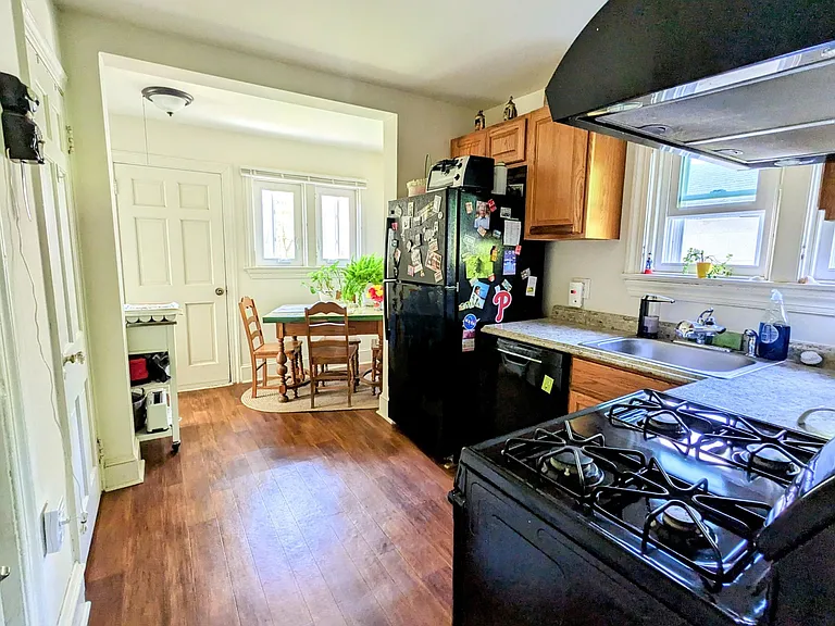 920 E Railroad Ave #A — Photo 9