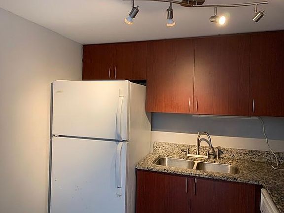 3rd image of 2600 Collins Ave APT 407