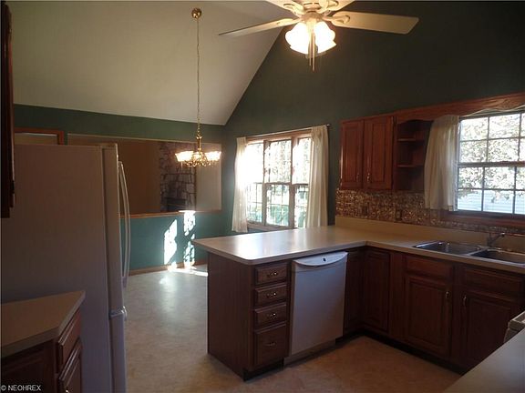 4th image of 732 Kent Cir