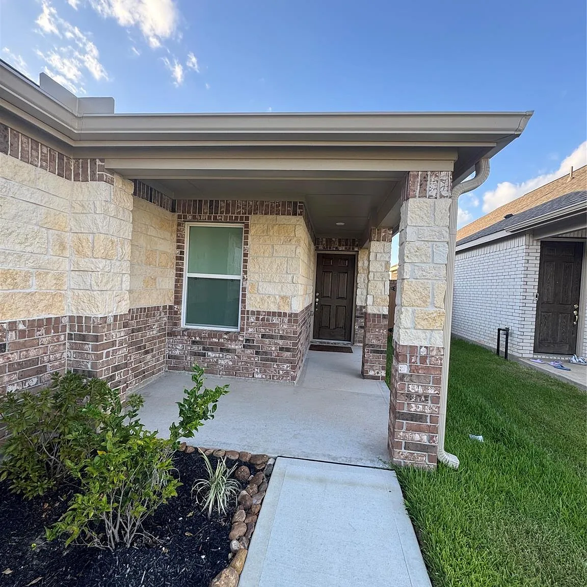 3 bed, 4.0 bath, $2,280 — Photo 2