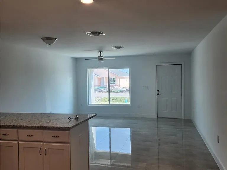 3437 Katherine St — Photo 6